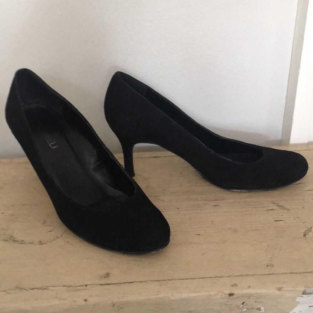 Vaneli classic black pumps genuine suede